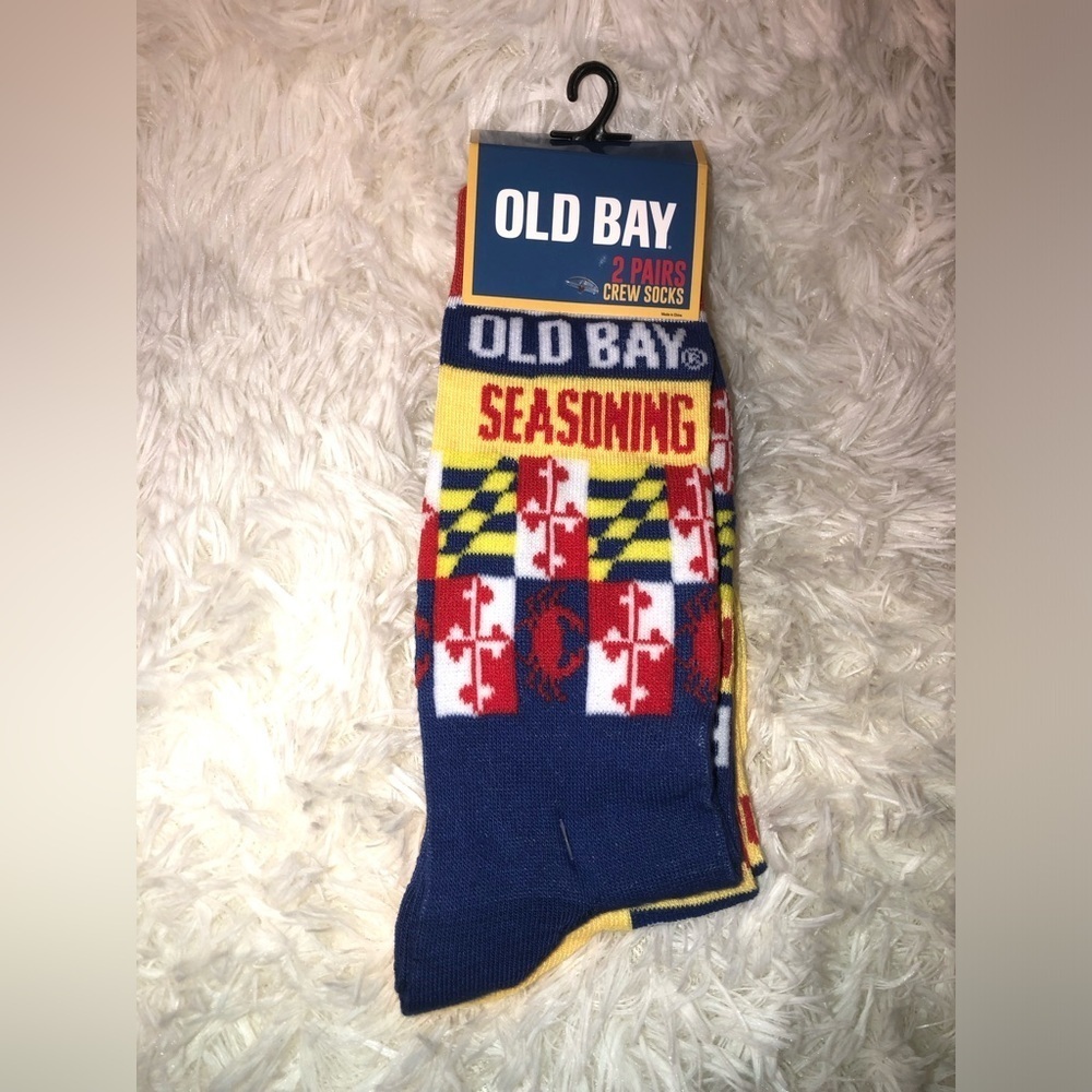 🦐🧅🧄OLD BAY Seasoning Blue and Yellow Crew Socks size Large NWT🧄🧅🦐
